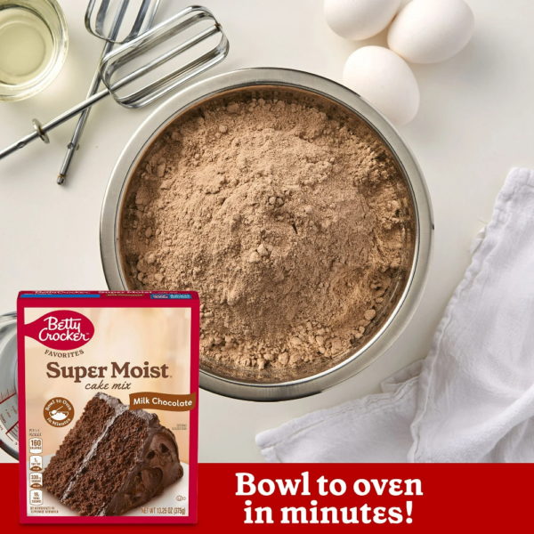 Betty Crocker Favorites Super Moist Milk Chocolate Cake Mix, 13.25 oz. 375g - Image 2